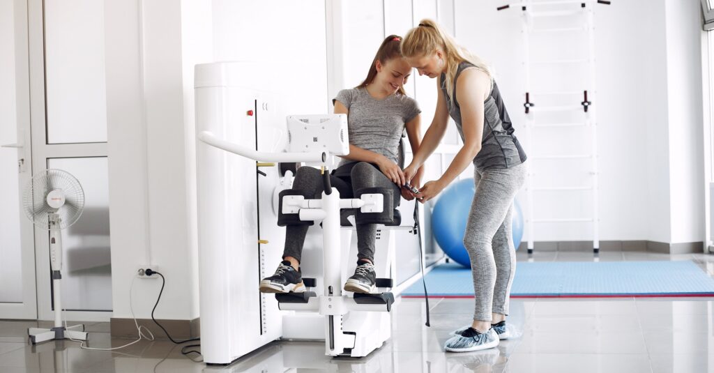 Fizioterapie pentru tratament afecțiuni sportive, durere umăr, afecțiuni genunchi și probleme ale coloanei vertebrale